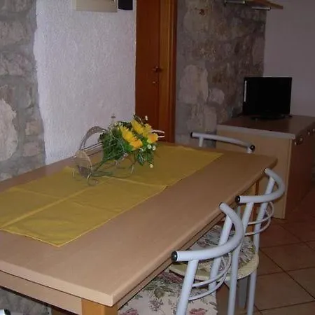 4 Casa Margherita شقة Sommavilla